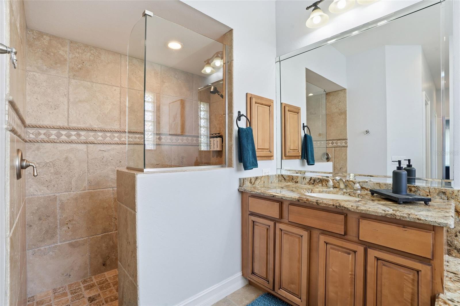 Image 17 of 46 For 3119 Caribbean Drive