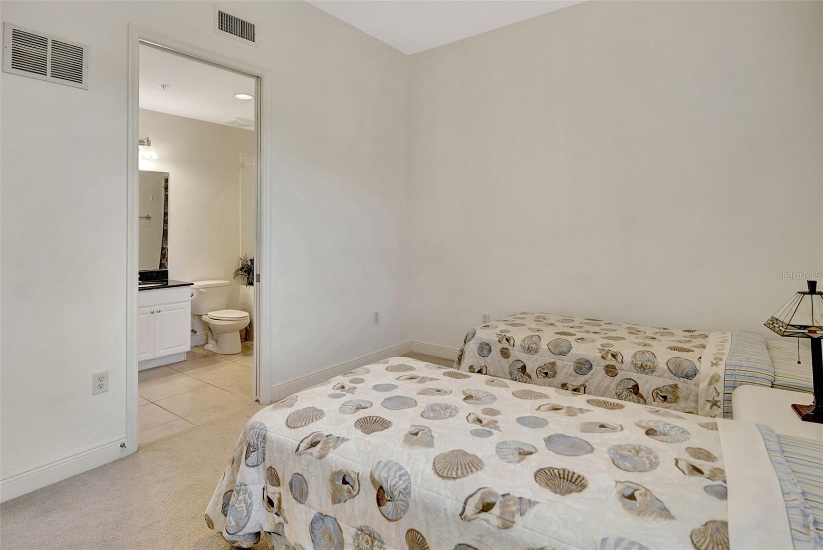 Image 14 of 53 For 13651 Julias Way 1427