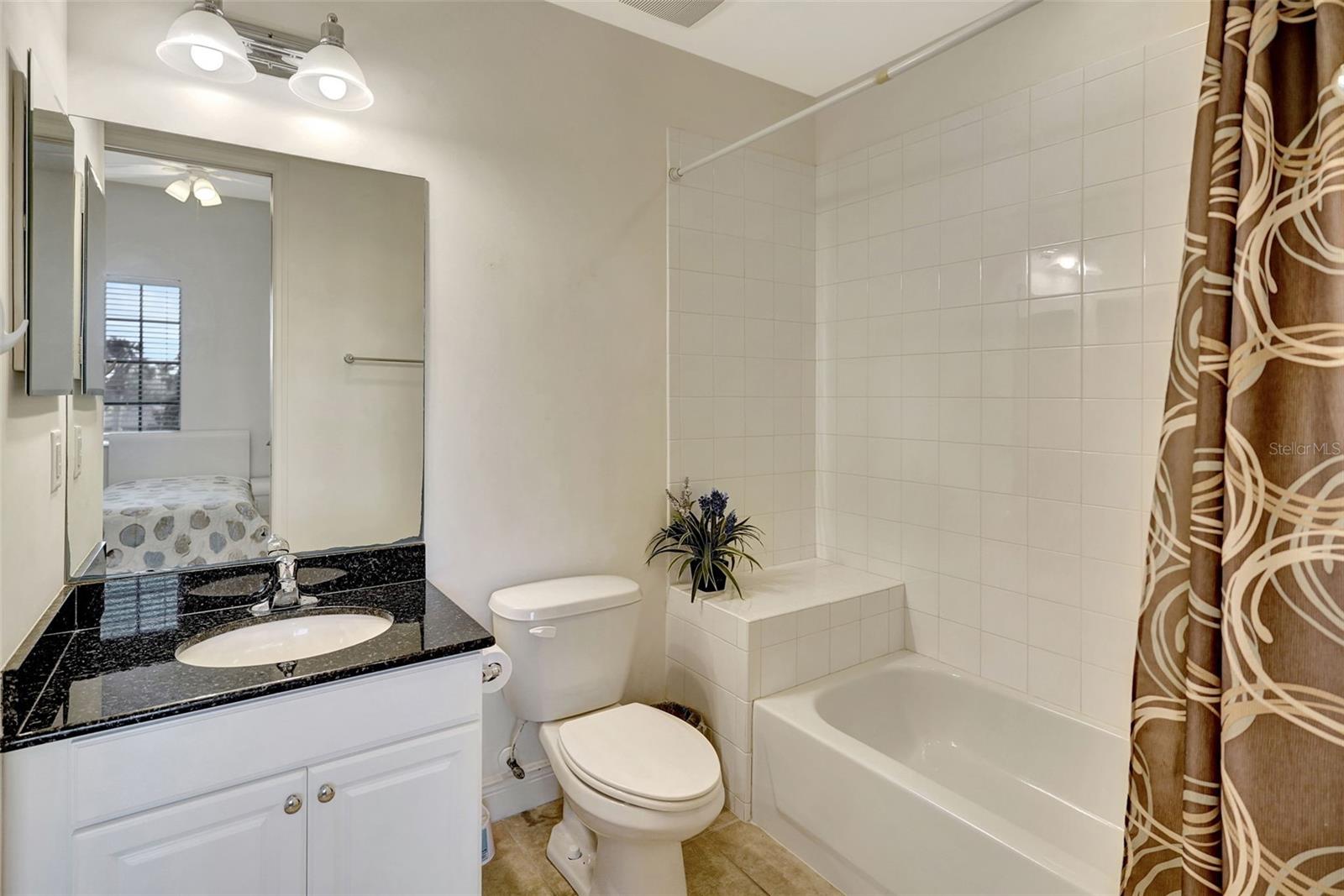 Image 15 of 53 For 13651 Julias Way 1427