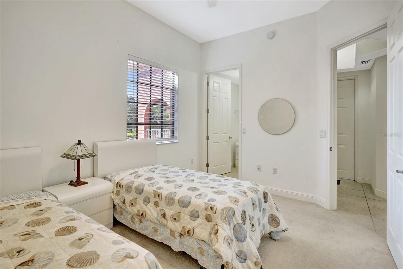 Image 16 of 53 For 13651 Julias Way 1427
