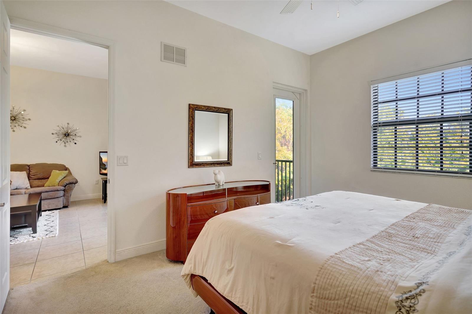 Image 19 of 53 For 13651 Julias Way 1427