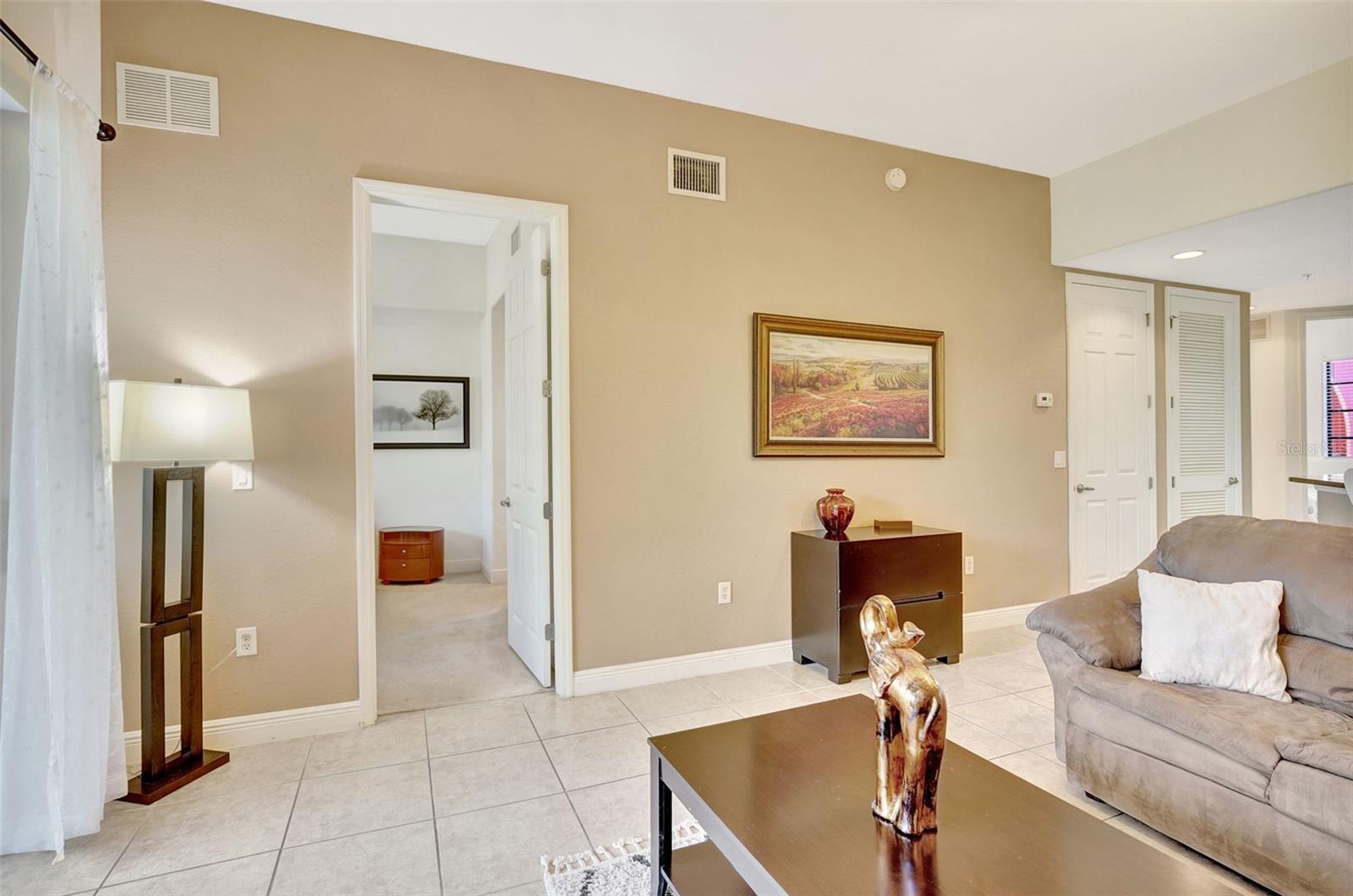 Image 4 of 53 For 13651 Julias Way 1427