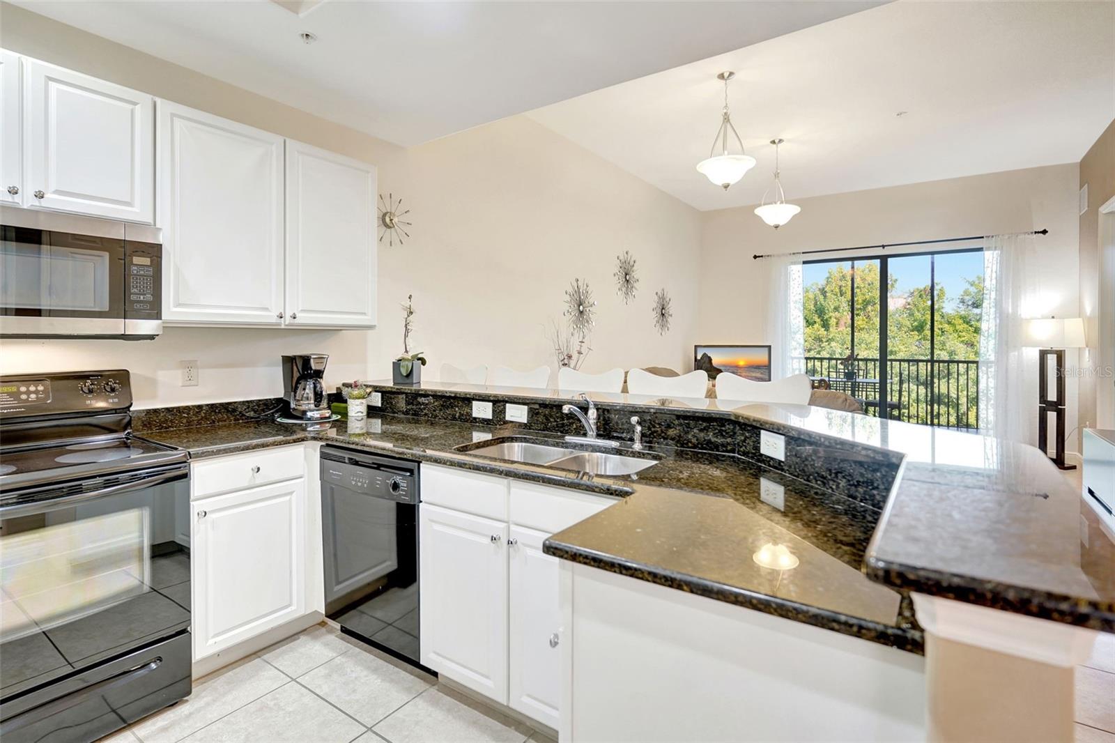 Image 7 of 53 For 13651 Julias Way 1427