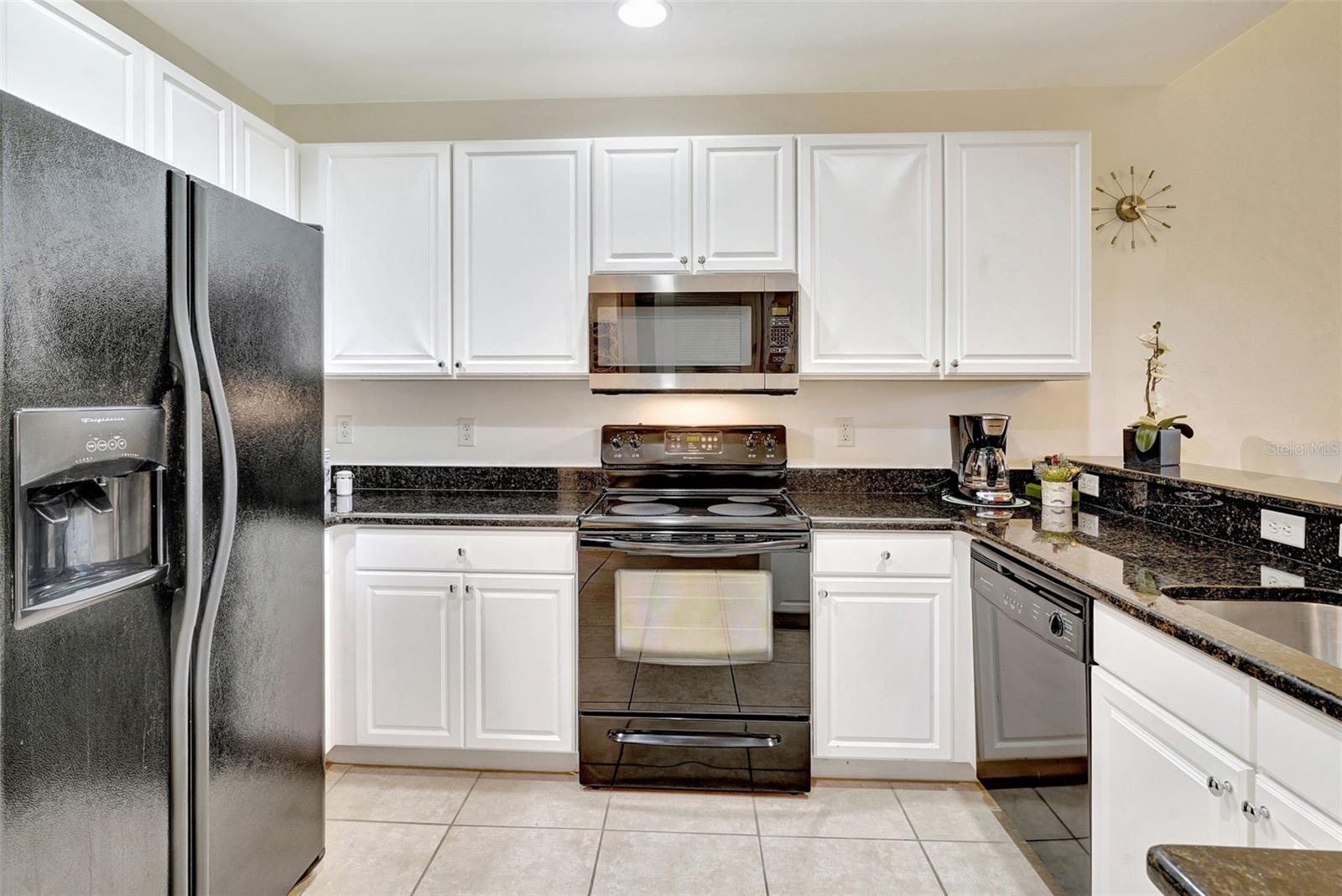 Image 9 of 53 For 13651 Julias Way 1427