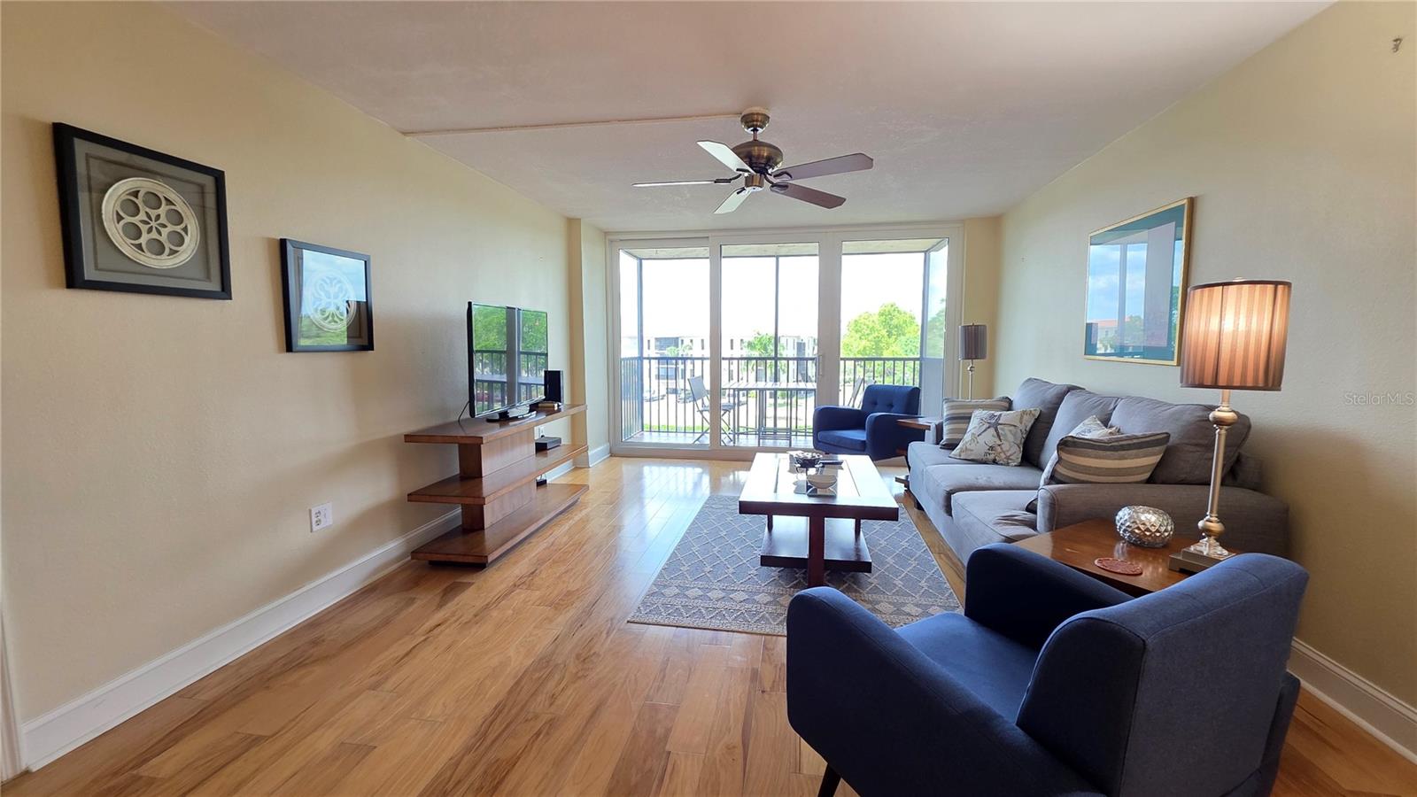 Image 15 of 57 For 25188 Marion Avenue C302