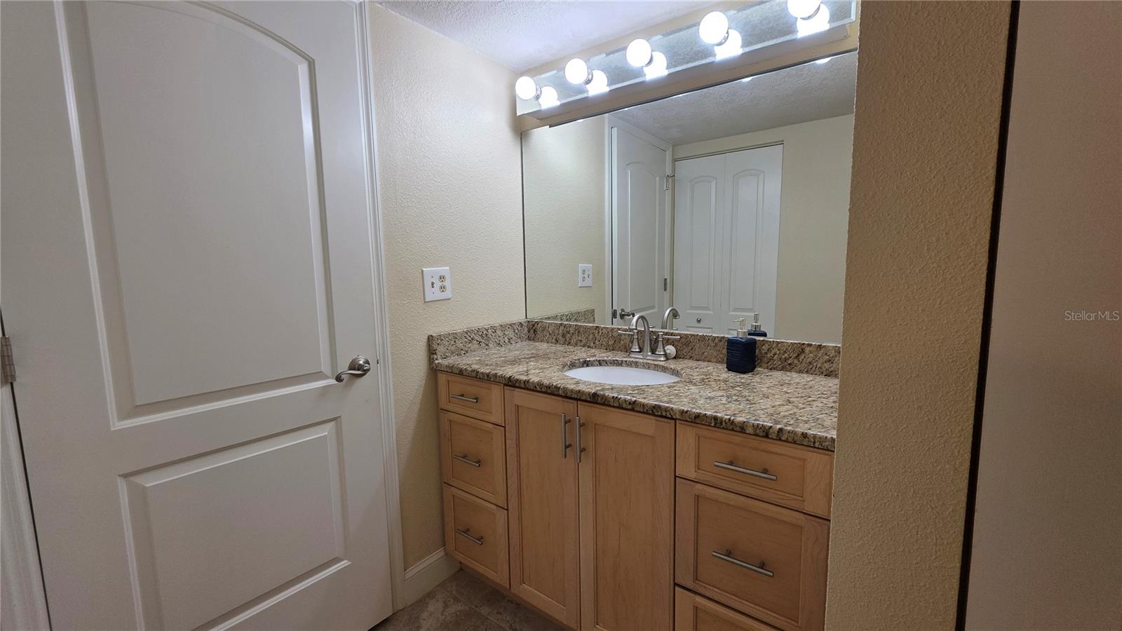 Image 36 of 57 For 25188 Marion Avenue C302