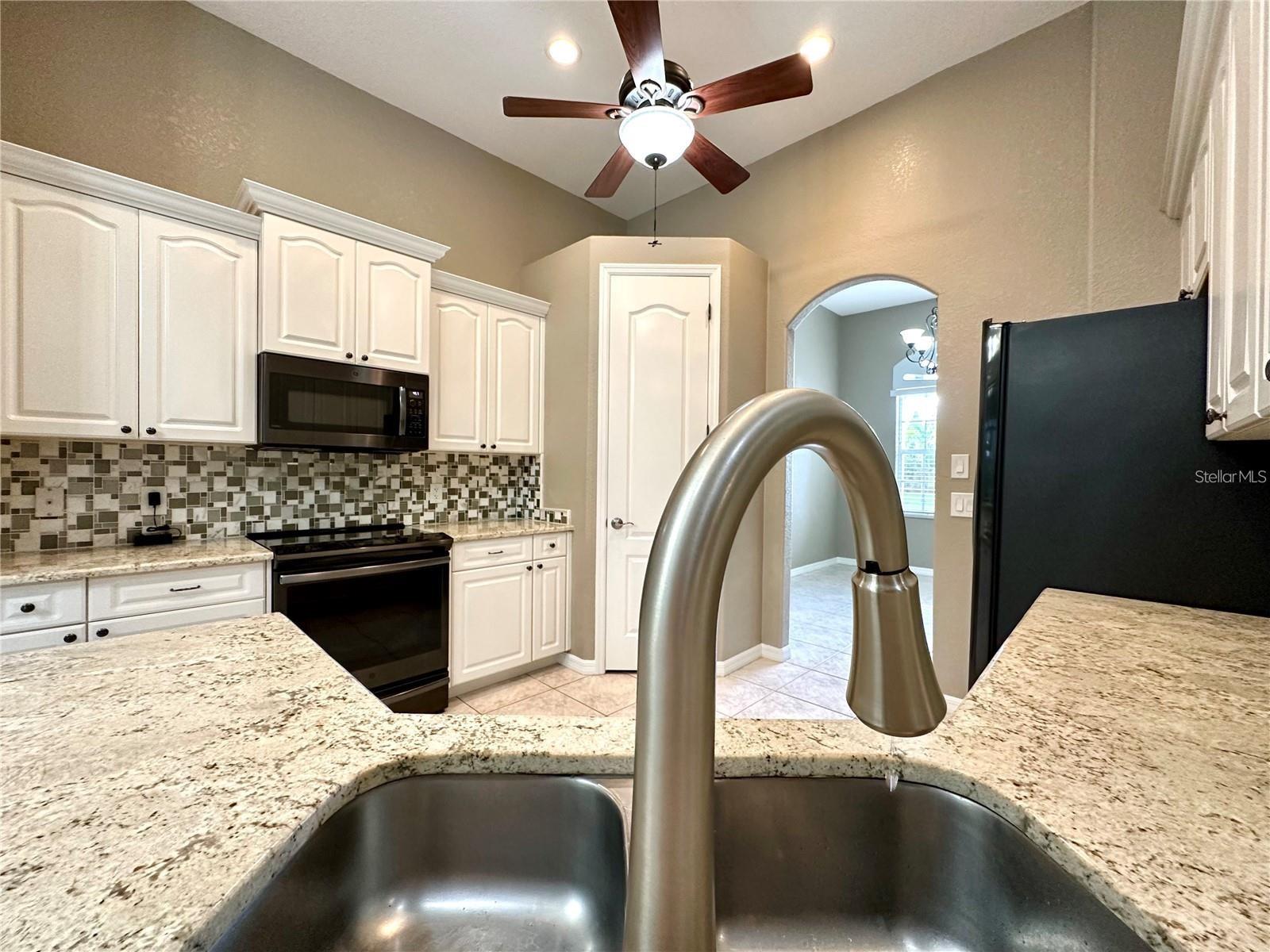 Image 11 of 31 For 26577 Barranquilla Avenue