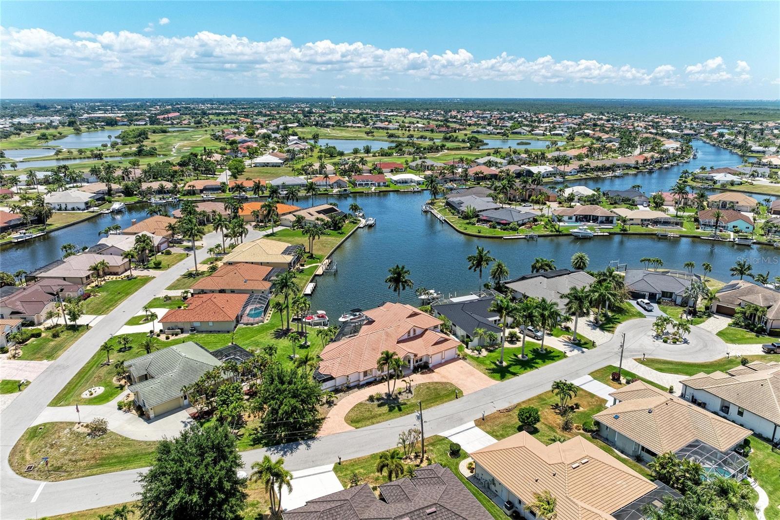 Image 4 of 65 For 524 La Caruna Court
