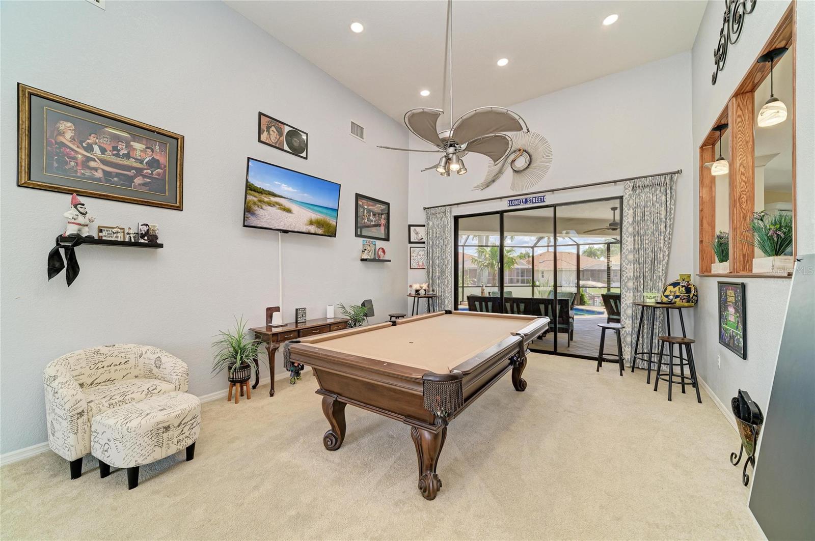 Image 9 of 65 For 524 La Caruna Court