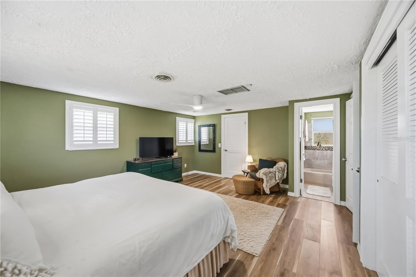 Image 15 of 33 For 885 3rd Street