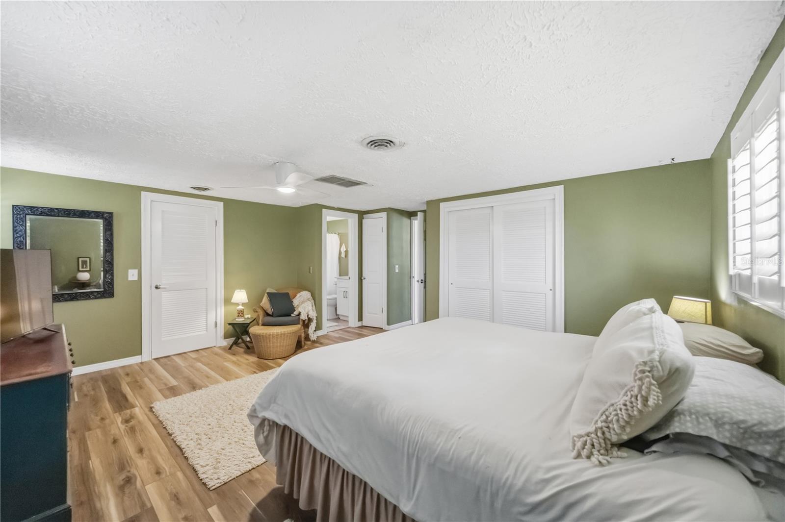 Image 16 of 33 For 885 3rd Street