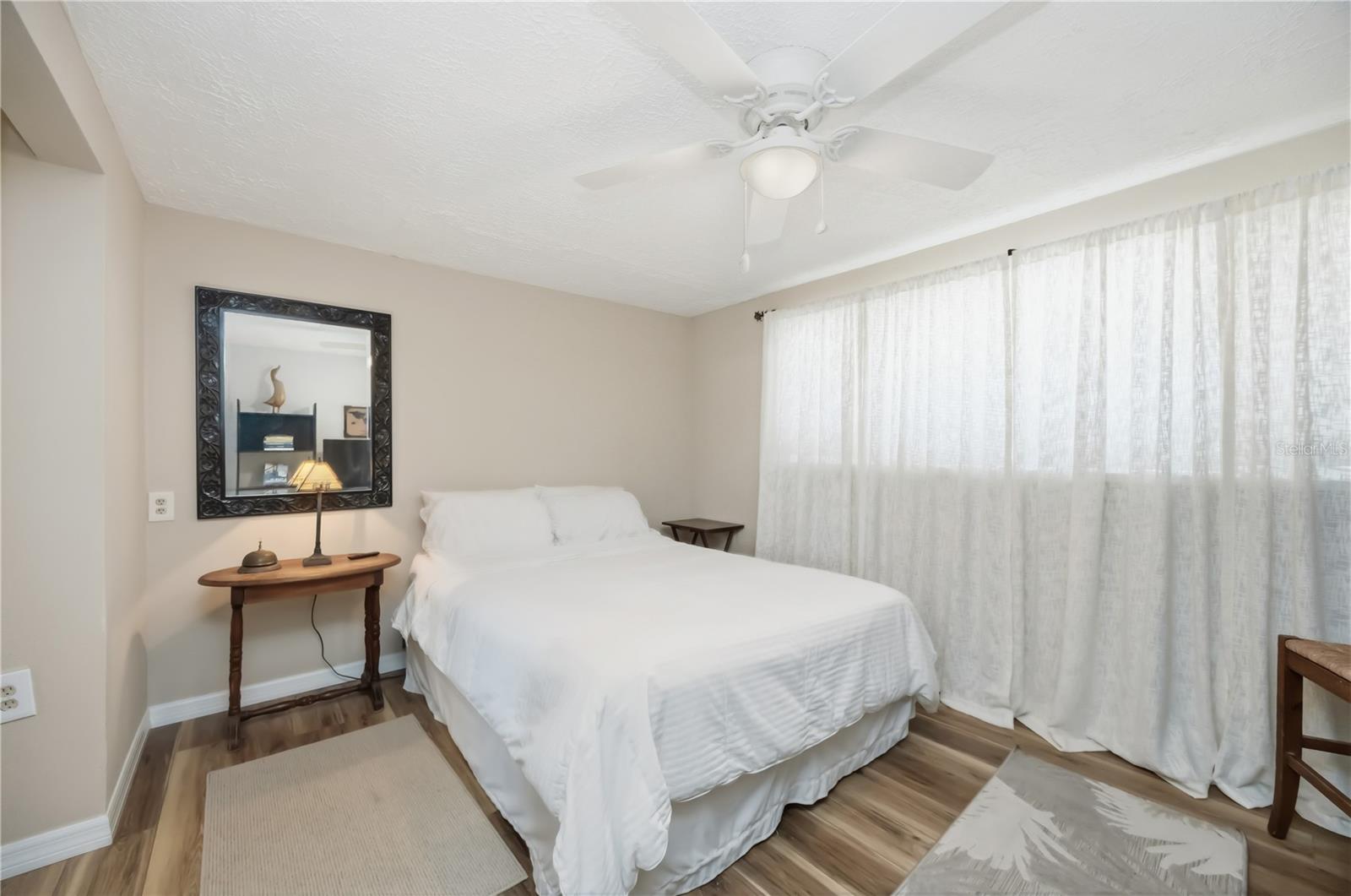 Image 18 of 33 For 885 3rd Street