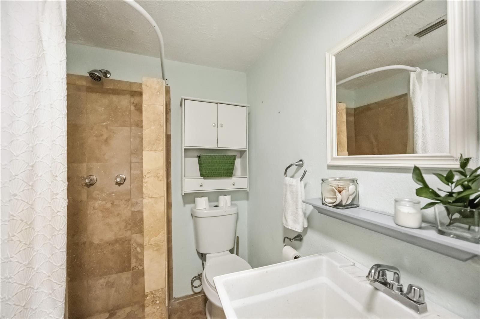 Image 20 of 33 For 885 3rd Street