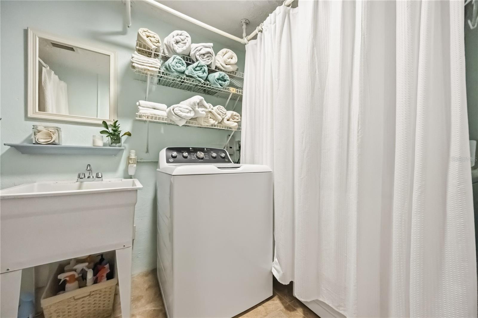 Image 21 of 33 For 885 3rd Street
