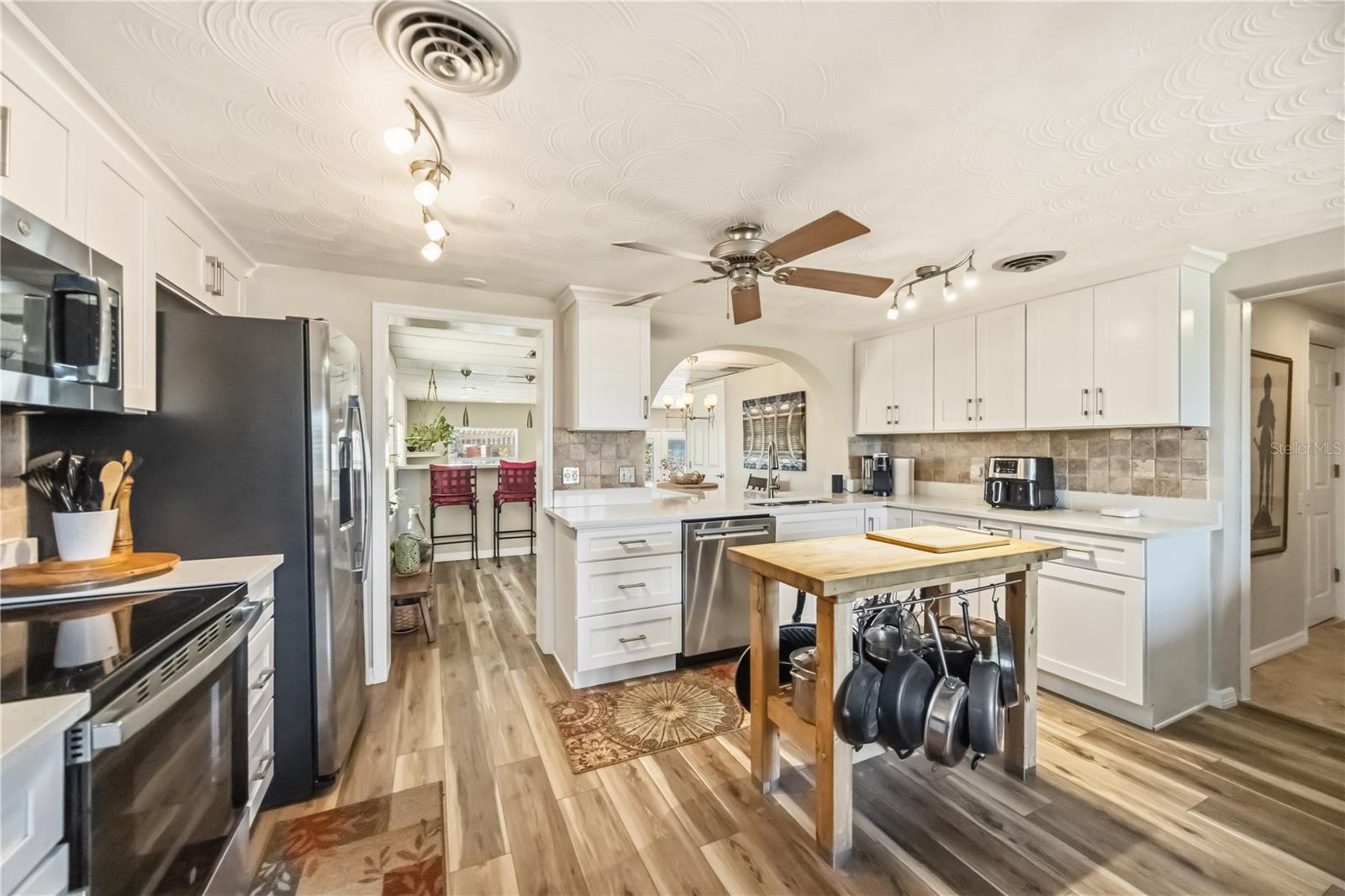 Image 7 of 33 For 885 3rd Street
