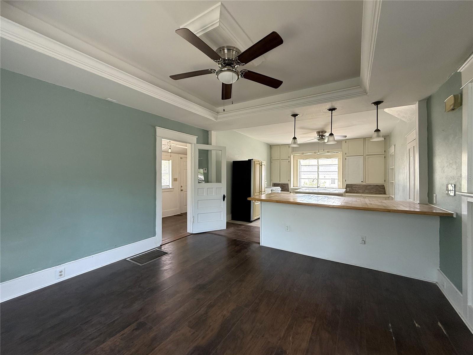 Image 18 of 49 For 214 Whidden Street