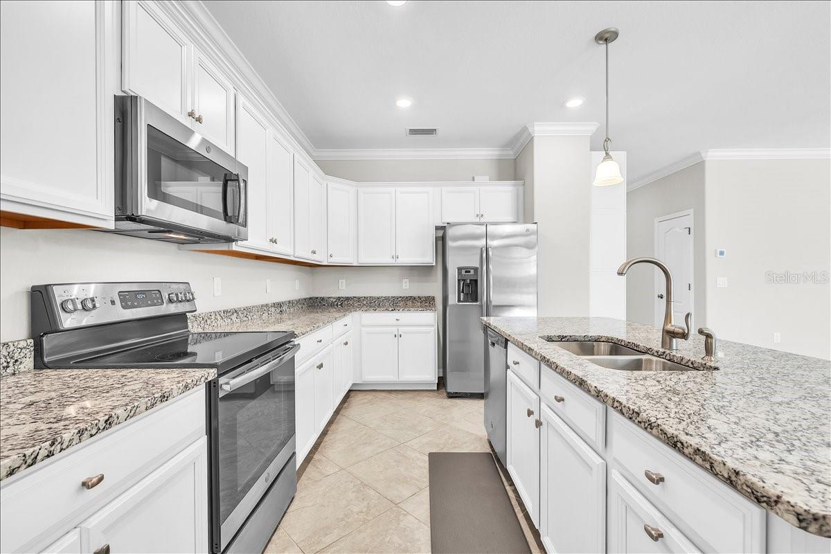 Image 11 of 49 For 9829 Hilltop Drive