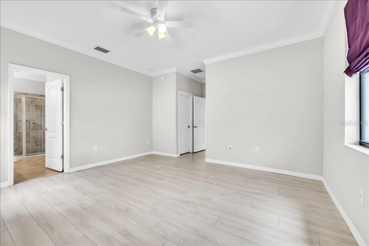 Image 18 of 49 For 9829 Hilltop Drive
