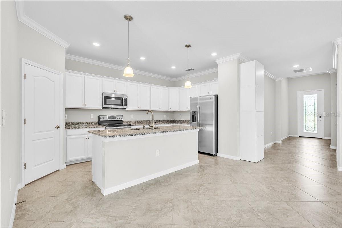 Image 9 of 49 For 9829 Hilltop Drive