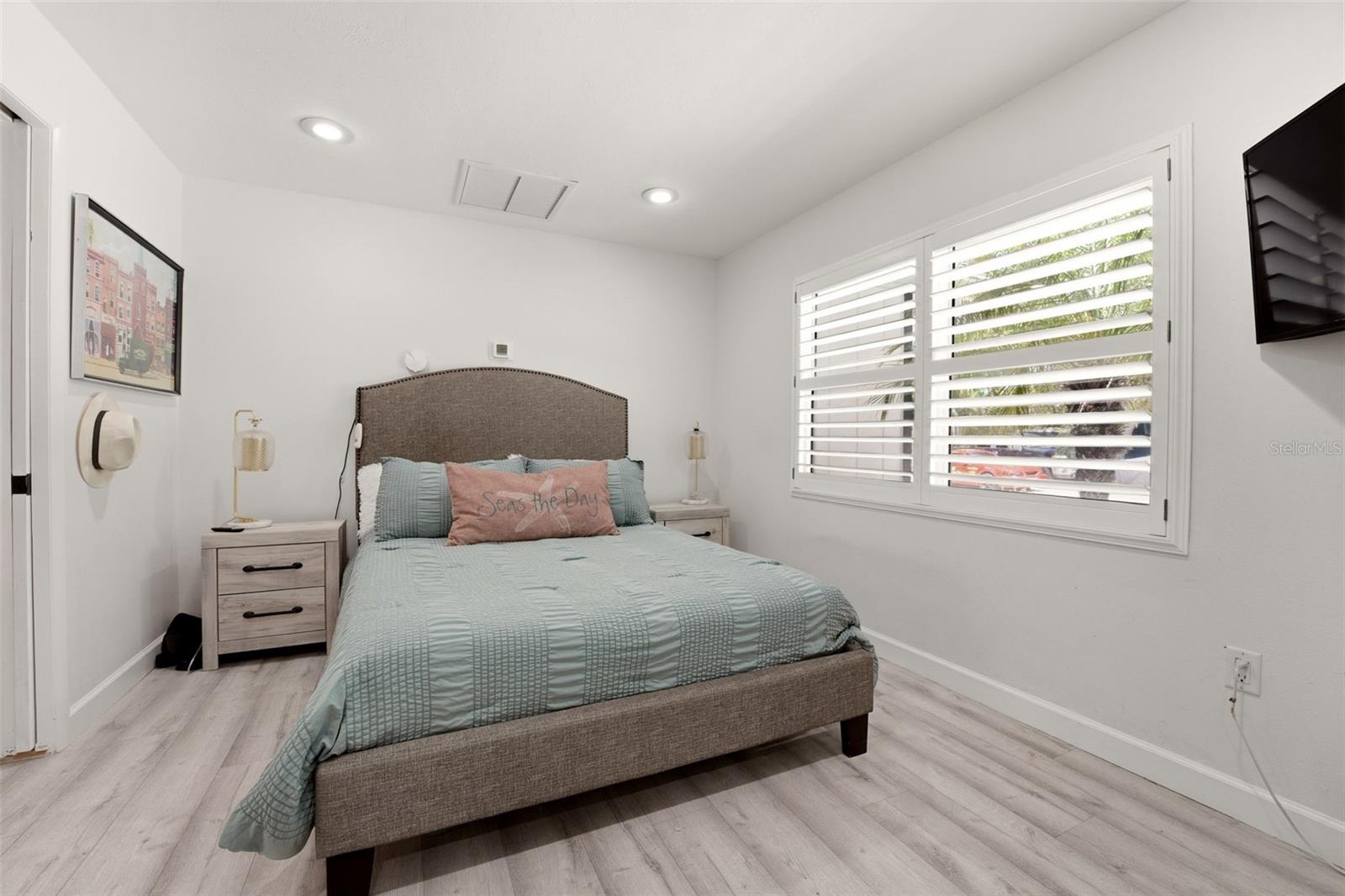 Image 16 of 68 For 765 Siesta Key Circle