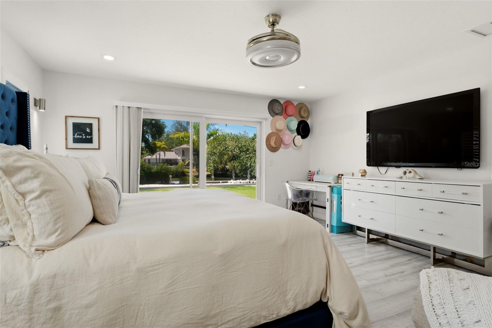 Image 18 of 68 For 765 Siesta Key Circle