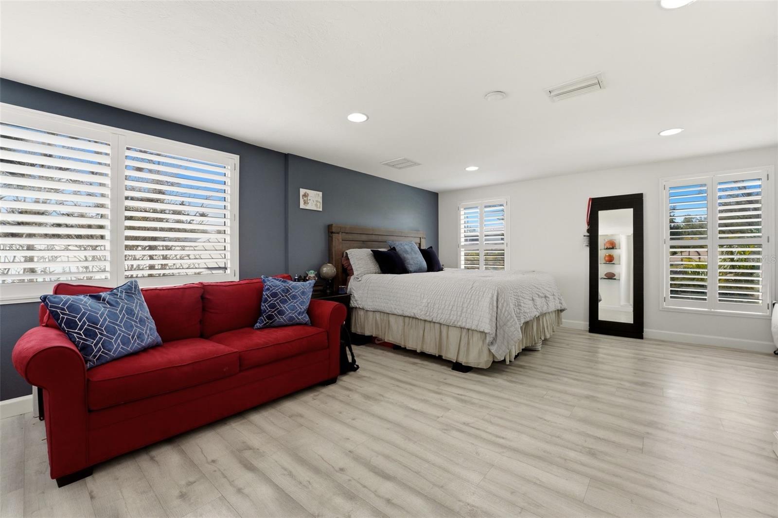 Image 32 of 68 For 765 Siesta Key Circle