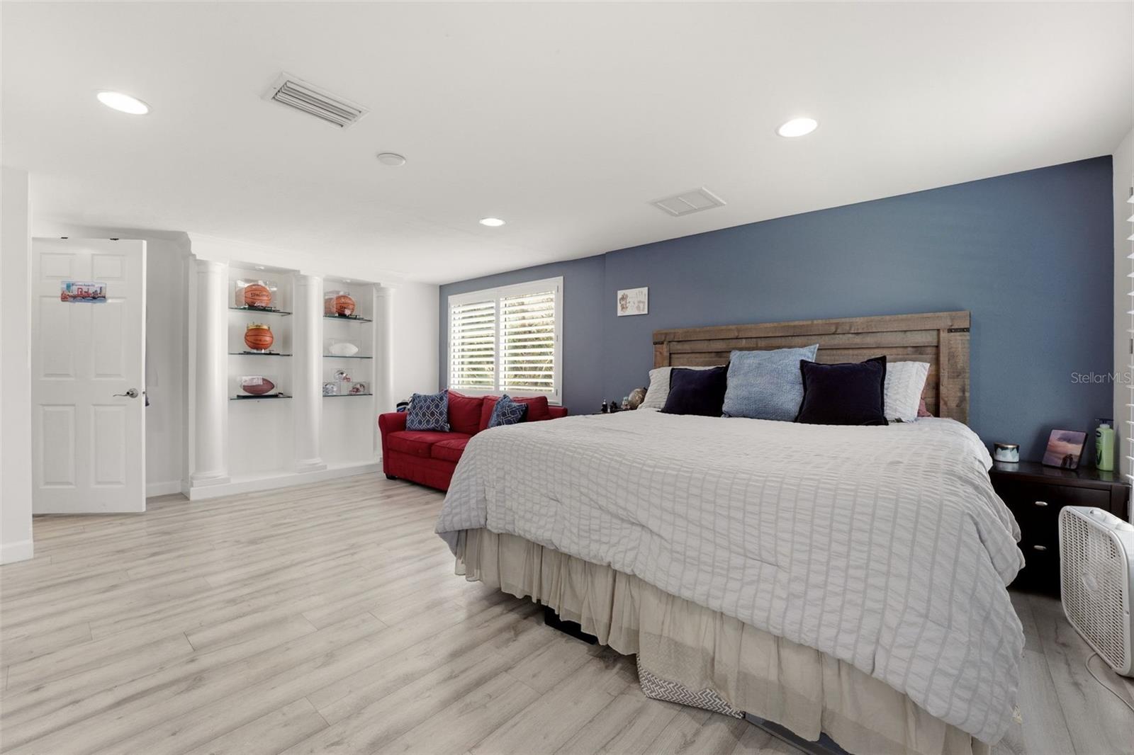 Image 33 of 68 For 765 Siesta Key Circle