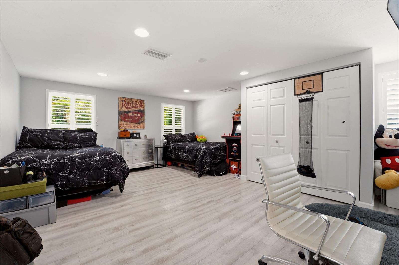 Image 36 of 68 For 765 Siesta Key Circle