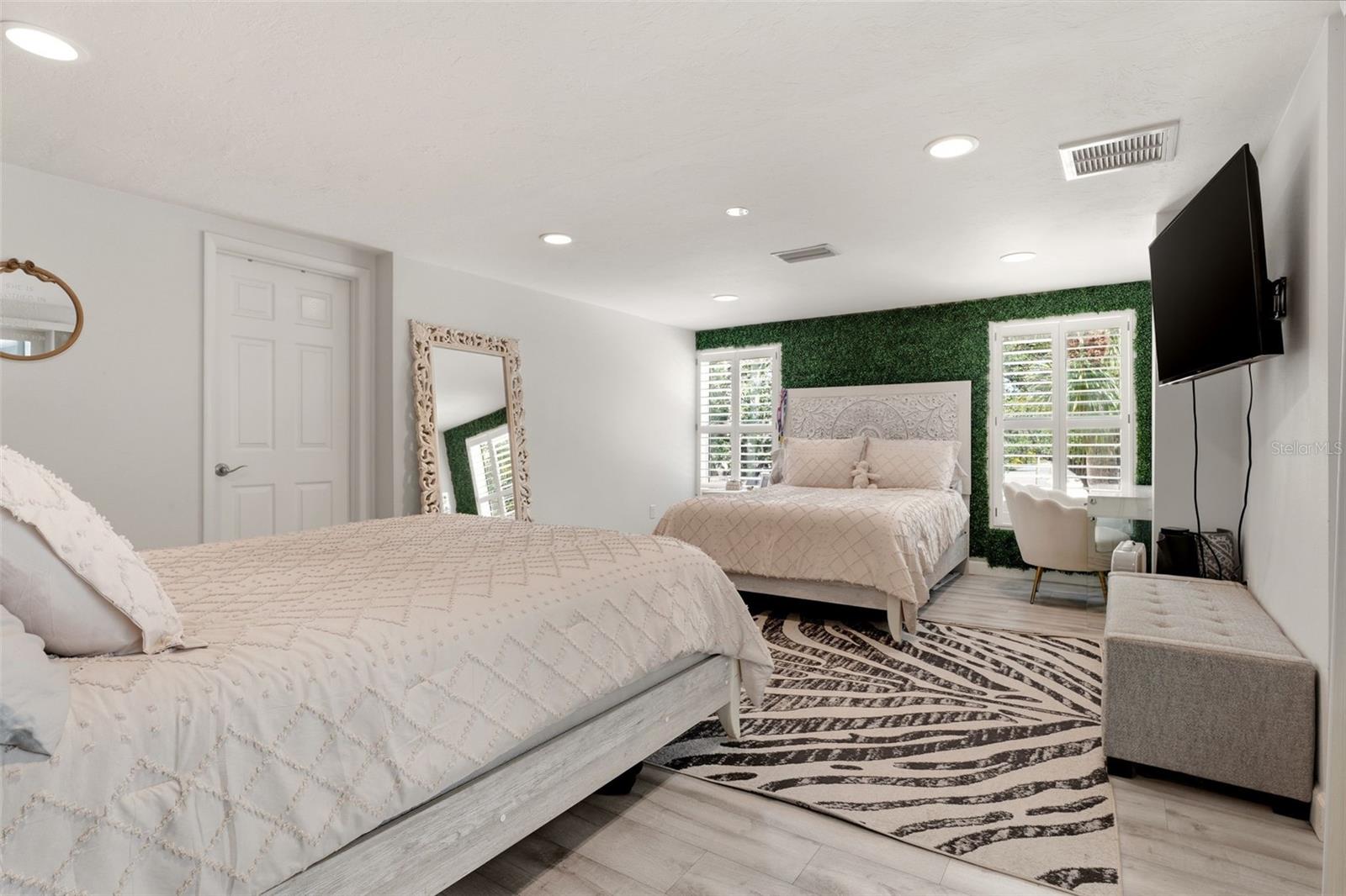 Image 38 of 68 For 765 Siesta Key Circle