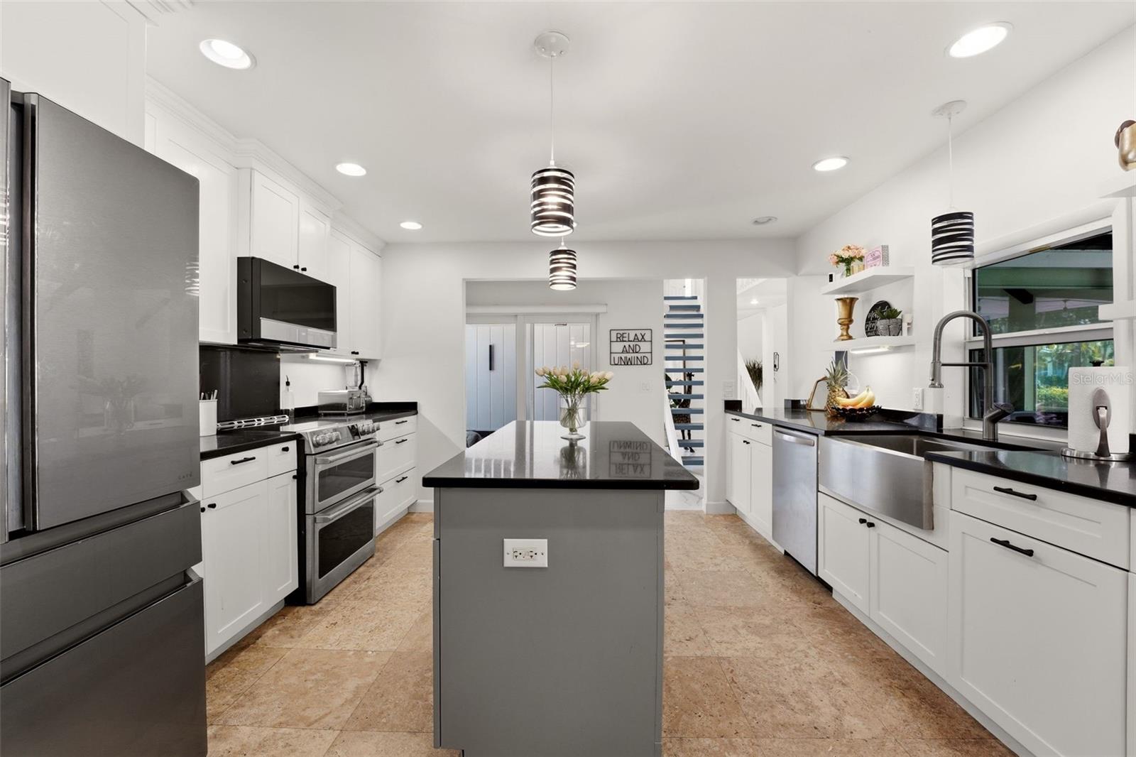 Image 9 of 68 For 765 Siesta Key Circle