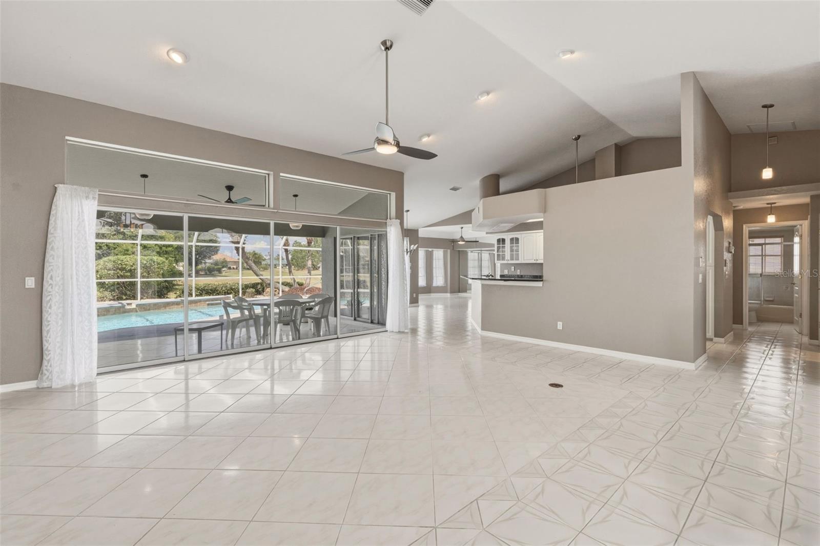 Image 17 of 59 For 1083 Manilla Lane
