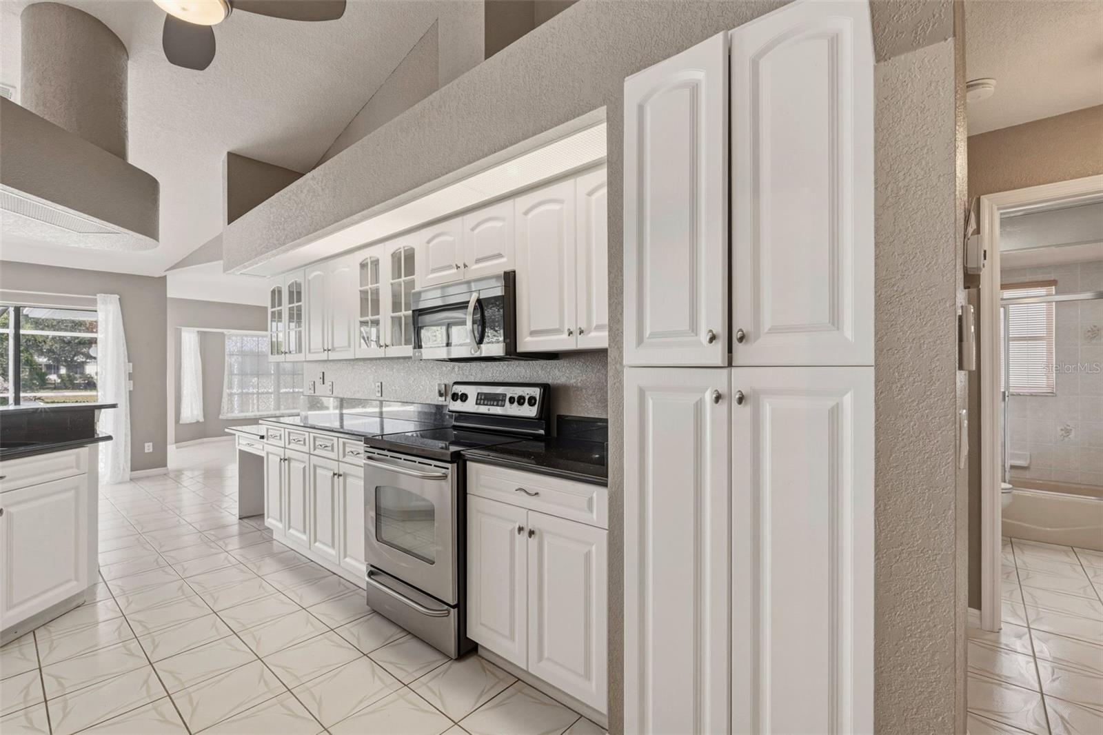 Image 22 of 59 For 1083 Manilla Lane