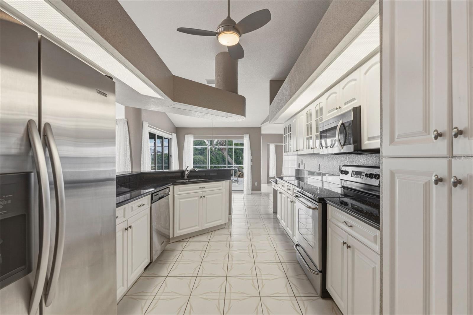 Image 23 of 59 For 1083 Manilla Lane