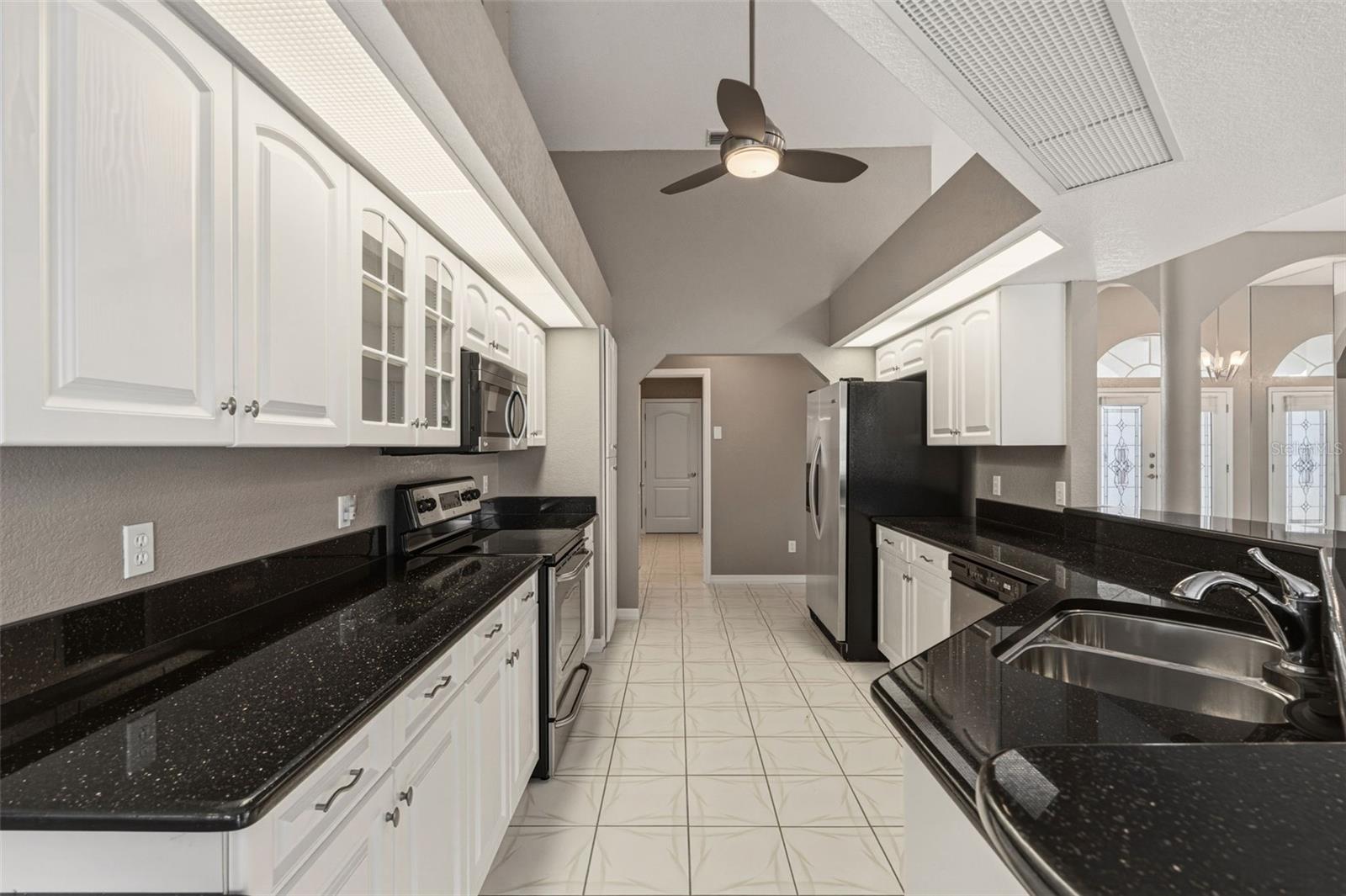 Image 25 of 59 For 1083 Manilla Lane