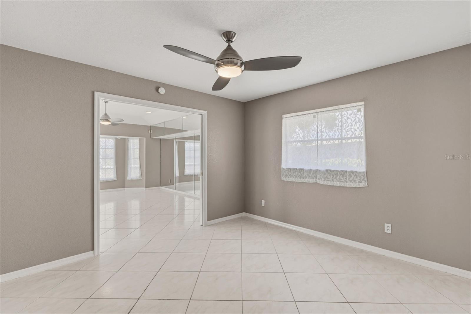 Image 31 of 59 For 1083 Manilla Lane