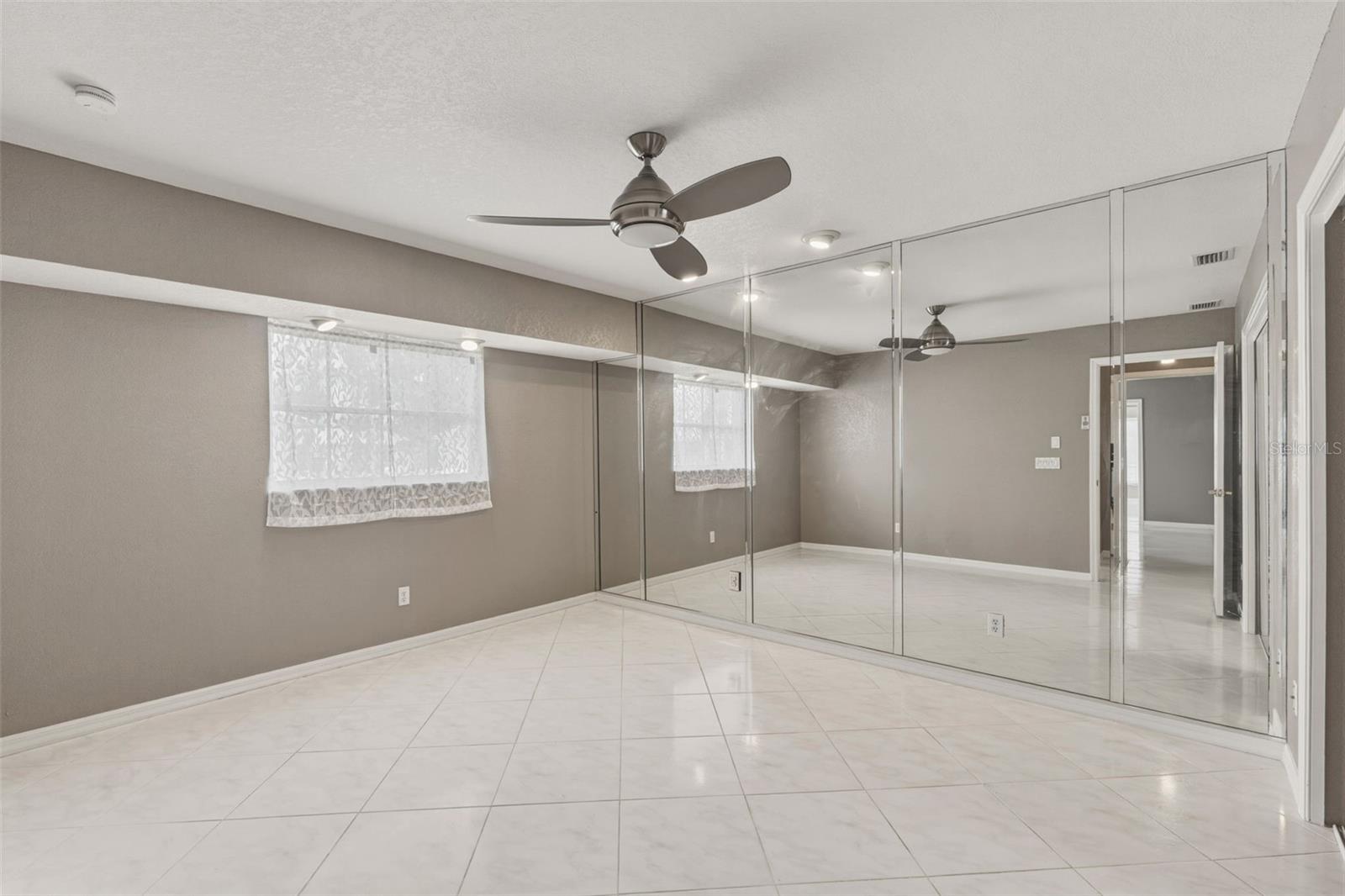 Image 32 of 59 For 1083 Manilla Lane