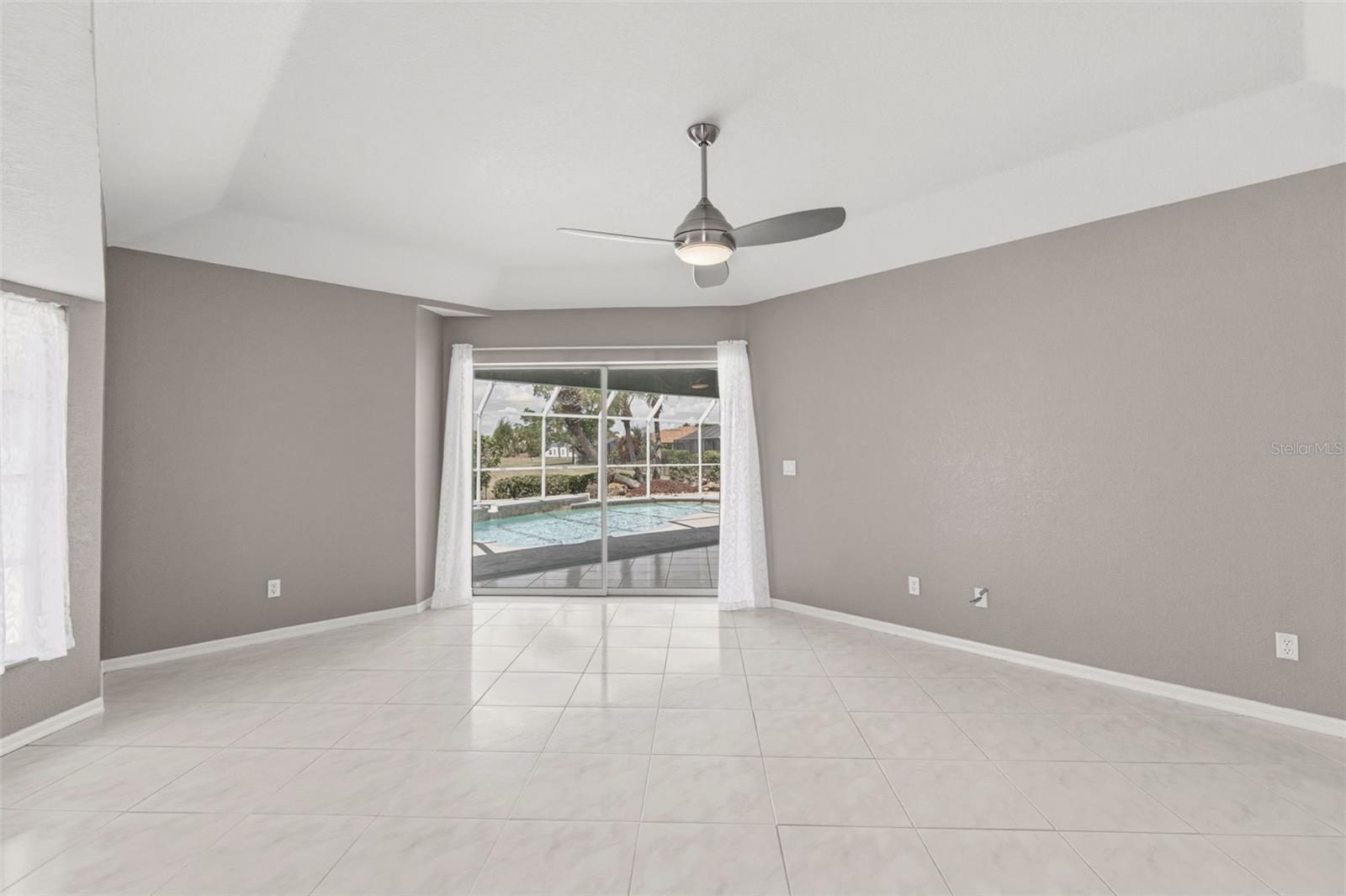 Image 43 of 59 For 1083 Manilla Lane