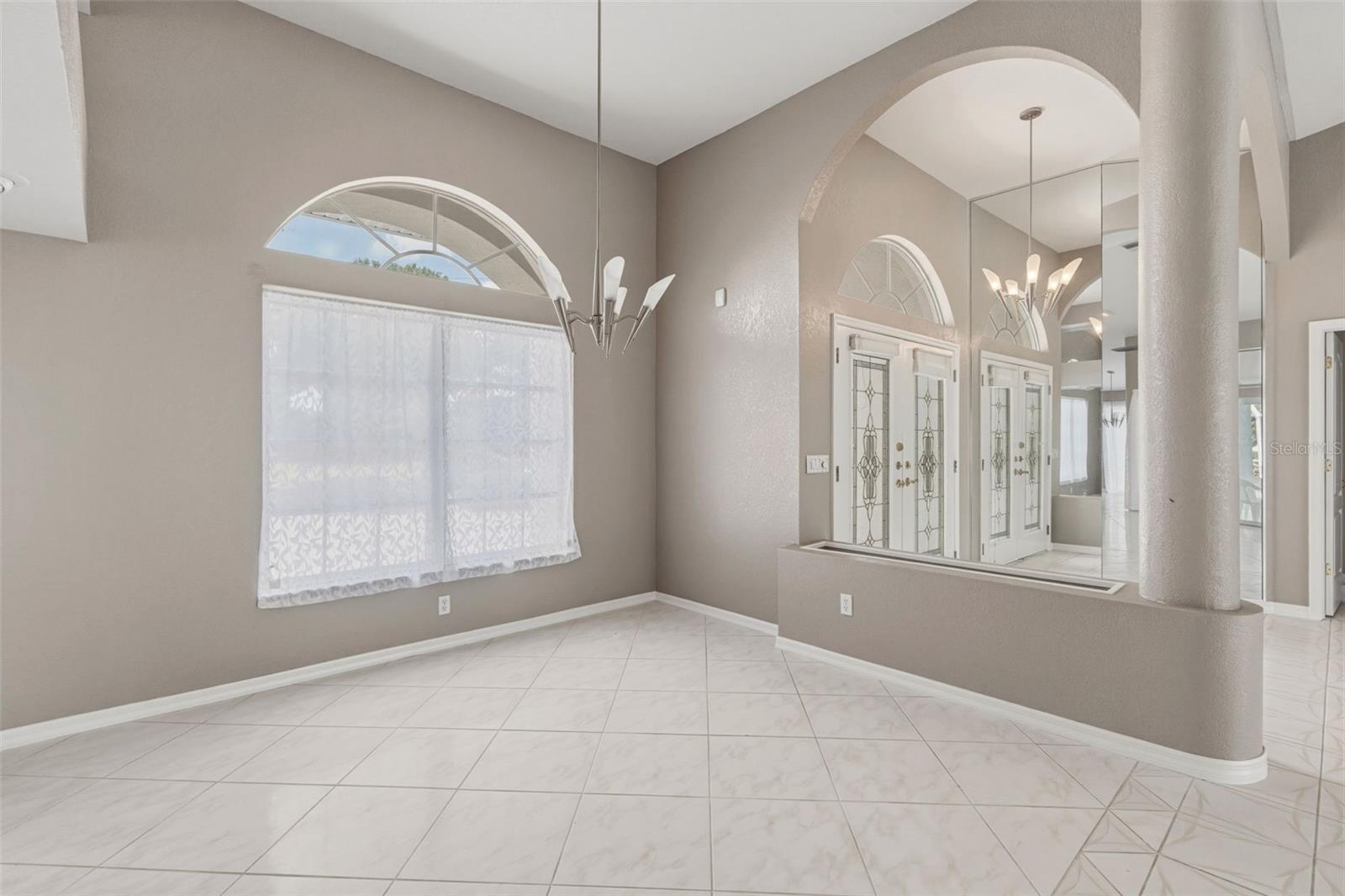 Image 6 of 59 For 1083 Manilla Lane
