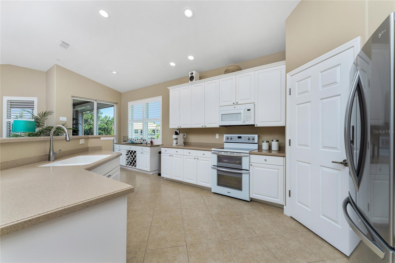 Image 12 of 69 For 3316 Sunset Key Cir  D
