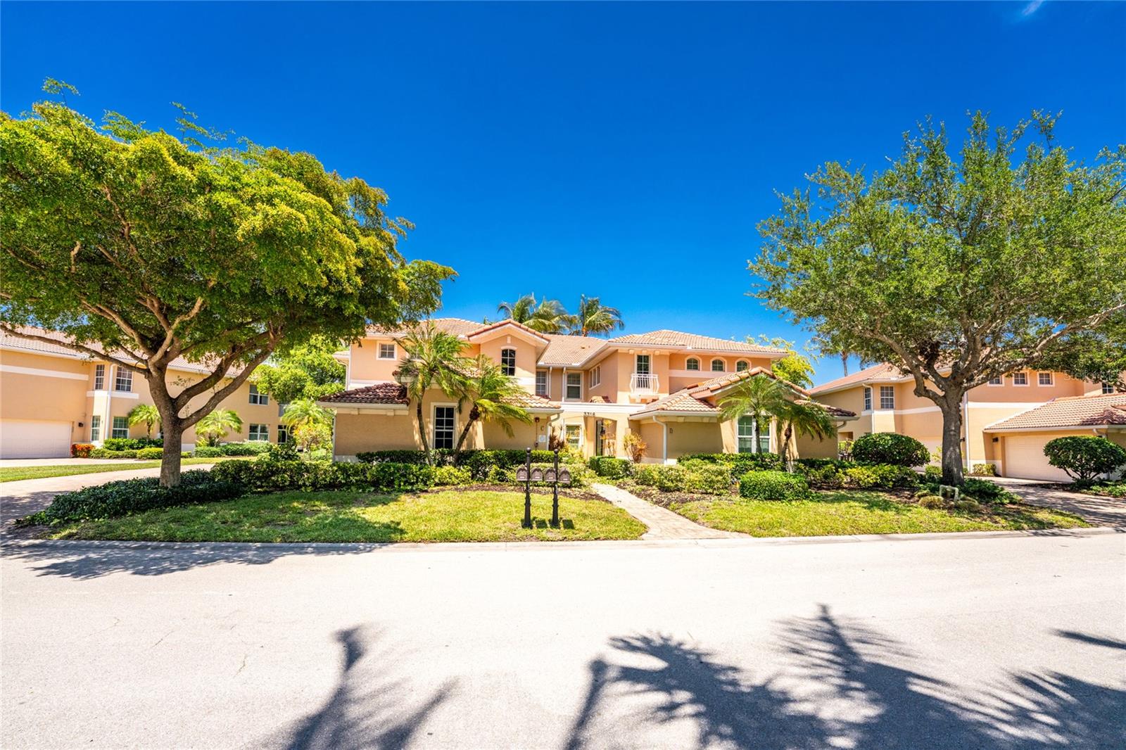 Image 43 of 69 For 3316 Sunset Key Cir  D