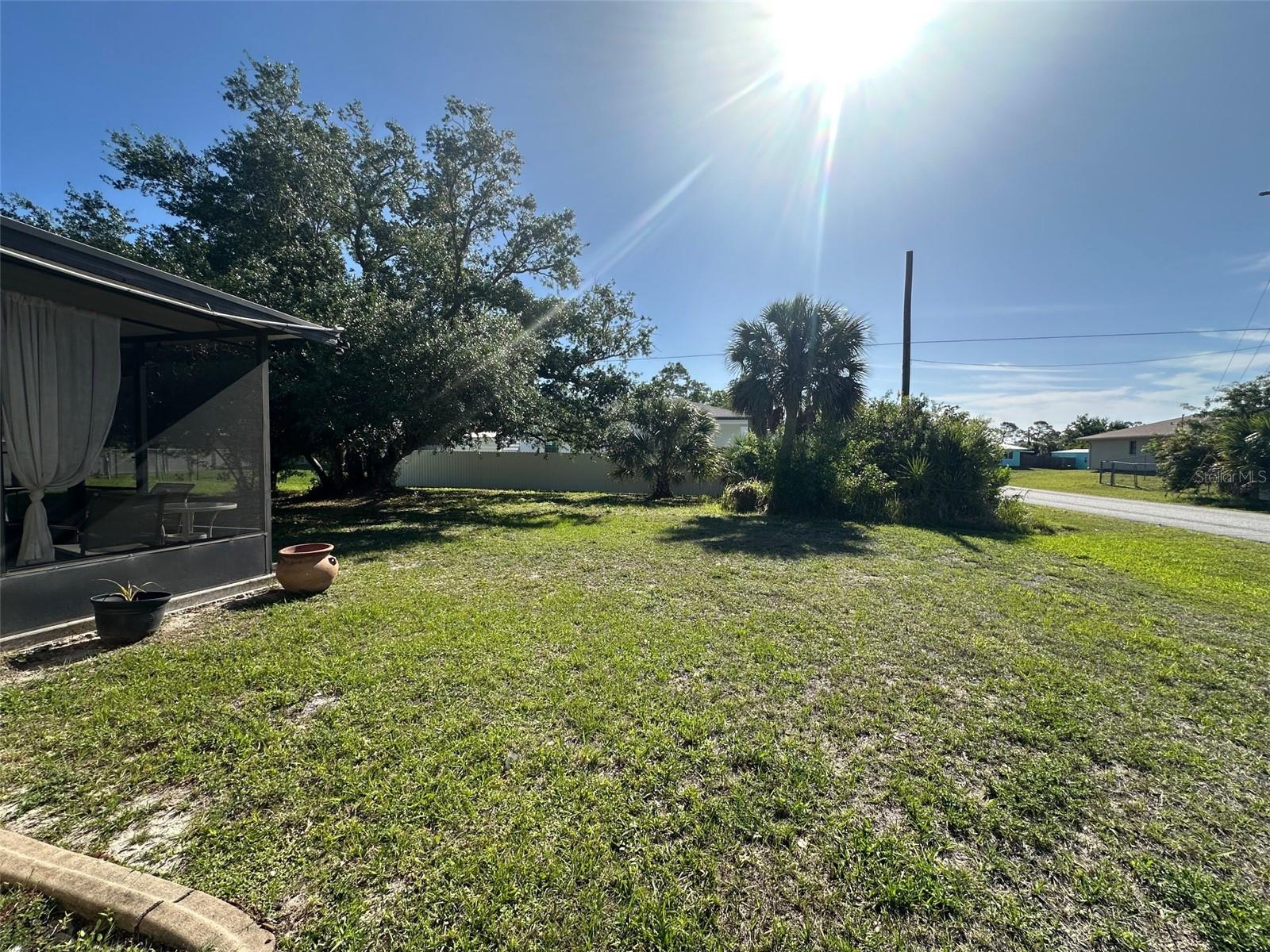 Image 11 of 14 For 807 Haleybury Street