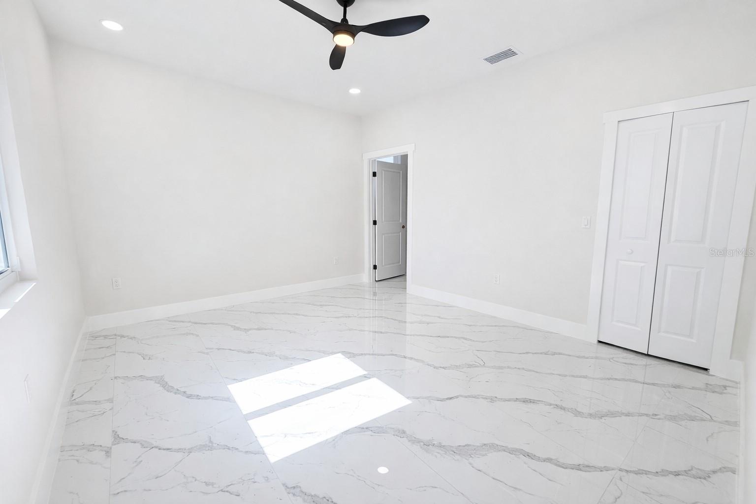 Image 12 of 40 For 4820-4822 24th Street Sw