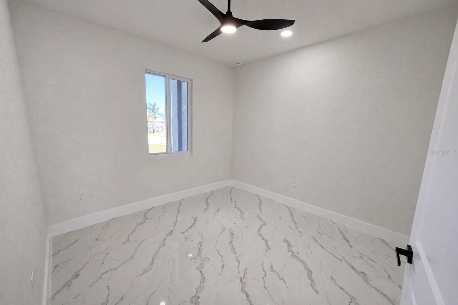 Image 18 of 40 For 4820-4822 24th Street Sw