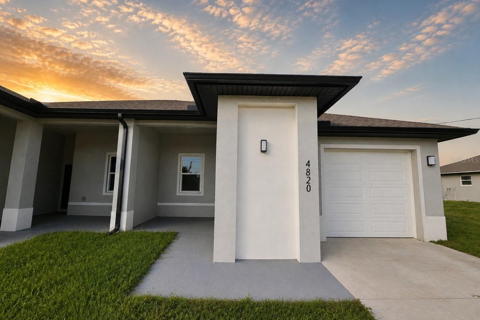 Image 2 of 40 For 4820-4822 24th Street Sw