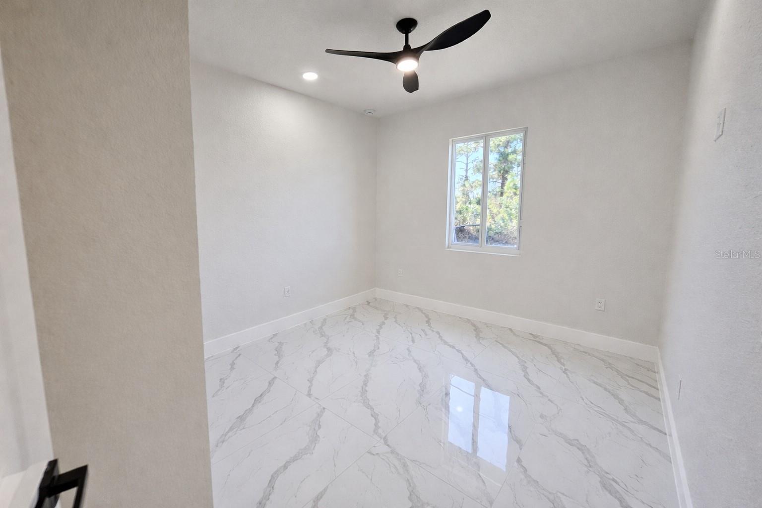 Image 21 of 40 For 4820-4822 24th Street Sw