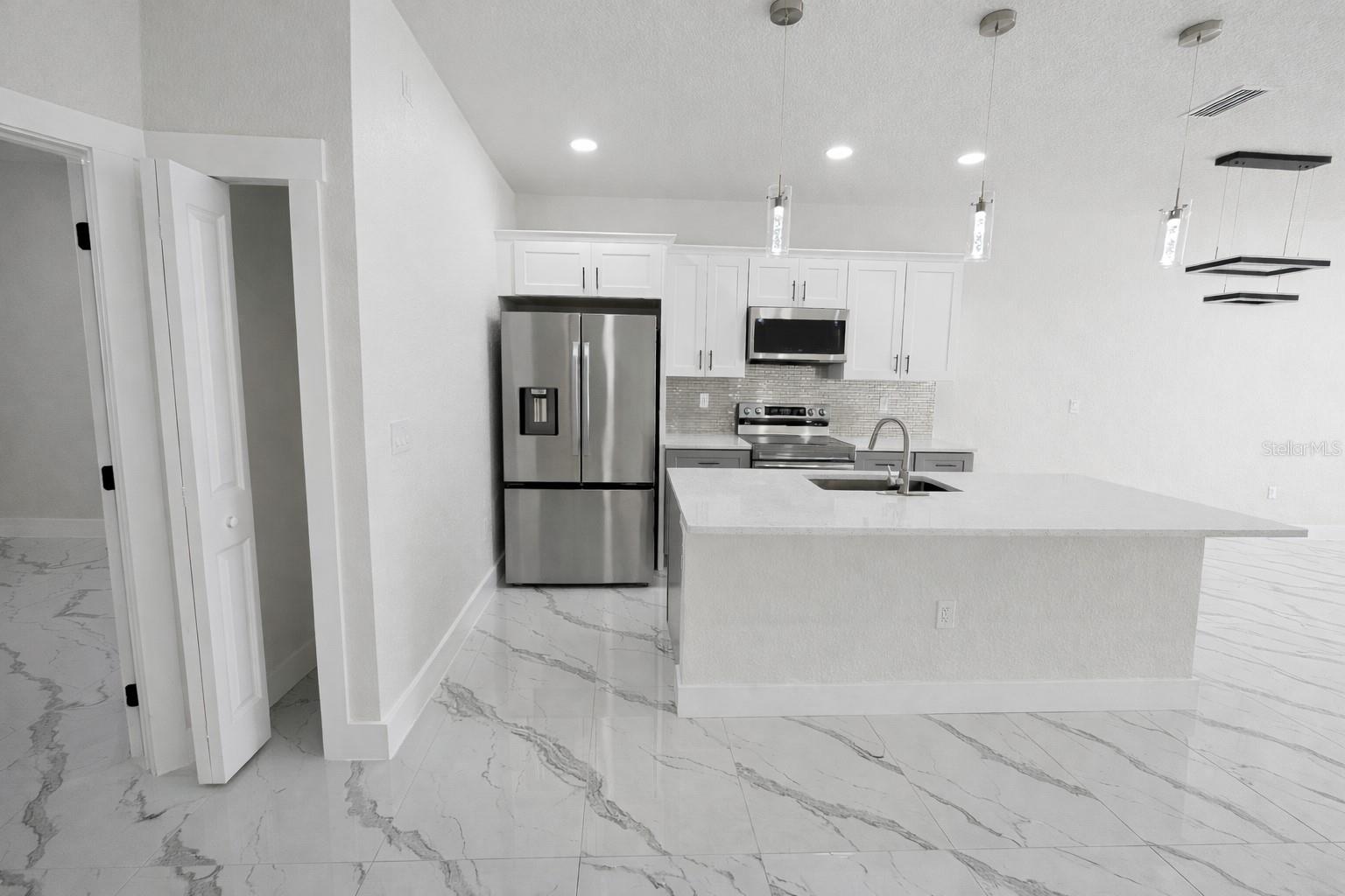 Image 4 of 40 For 4820-4822 24th Street Sw