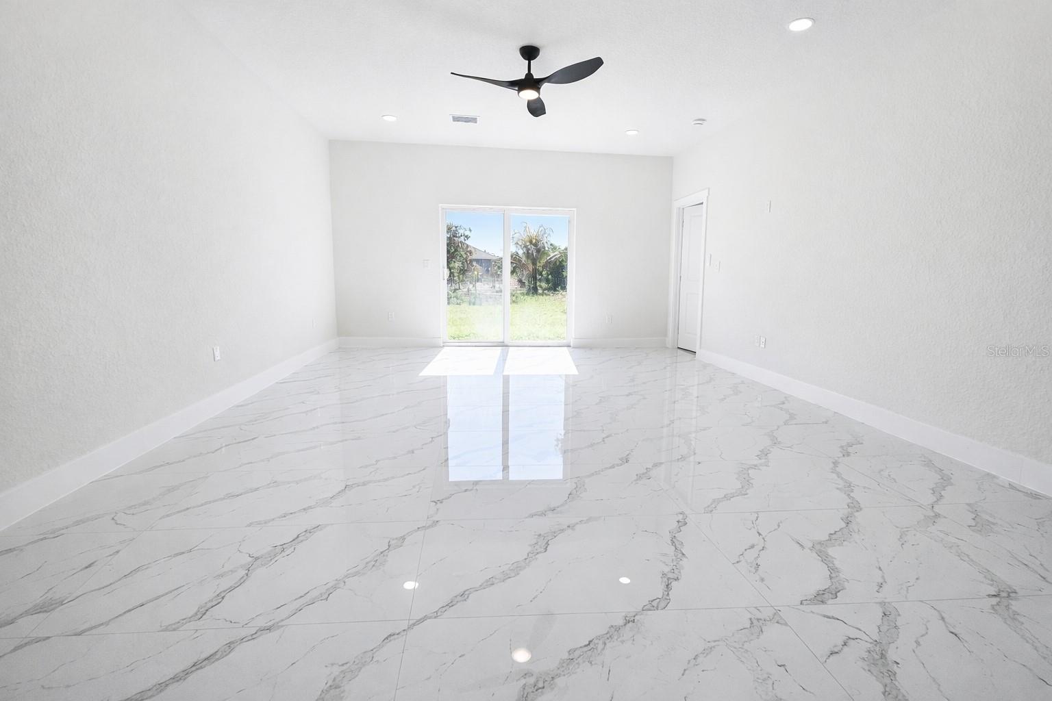 Image 9 of 40 For 4820-4822 24th Street Sw