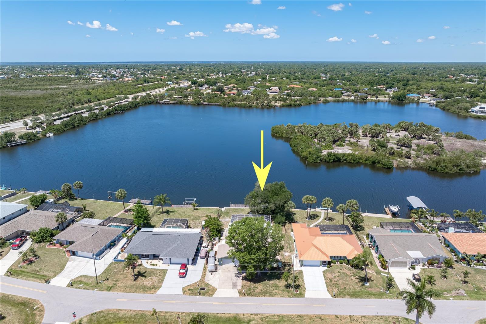 Image 2 of 66 For 174 Spring Lake Boulevard Nw