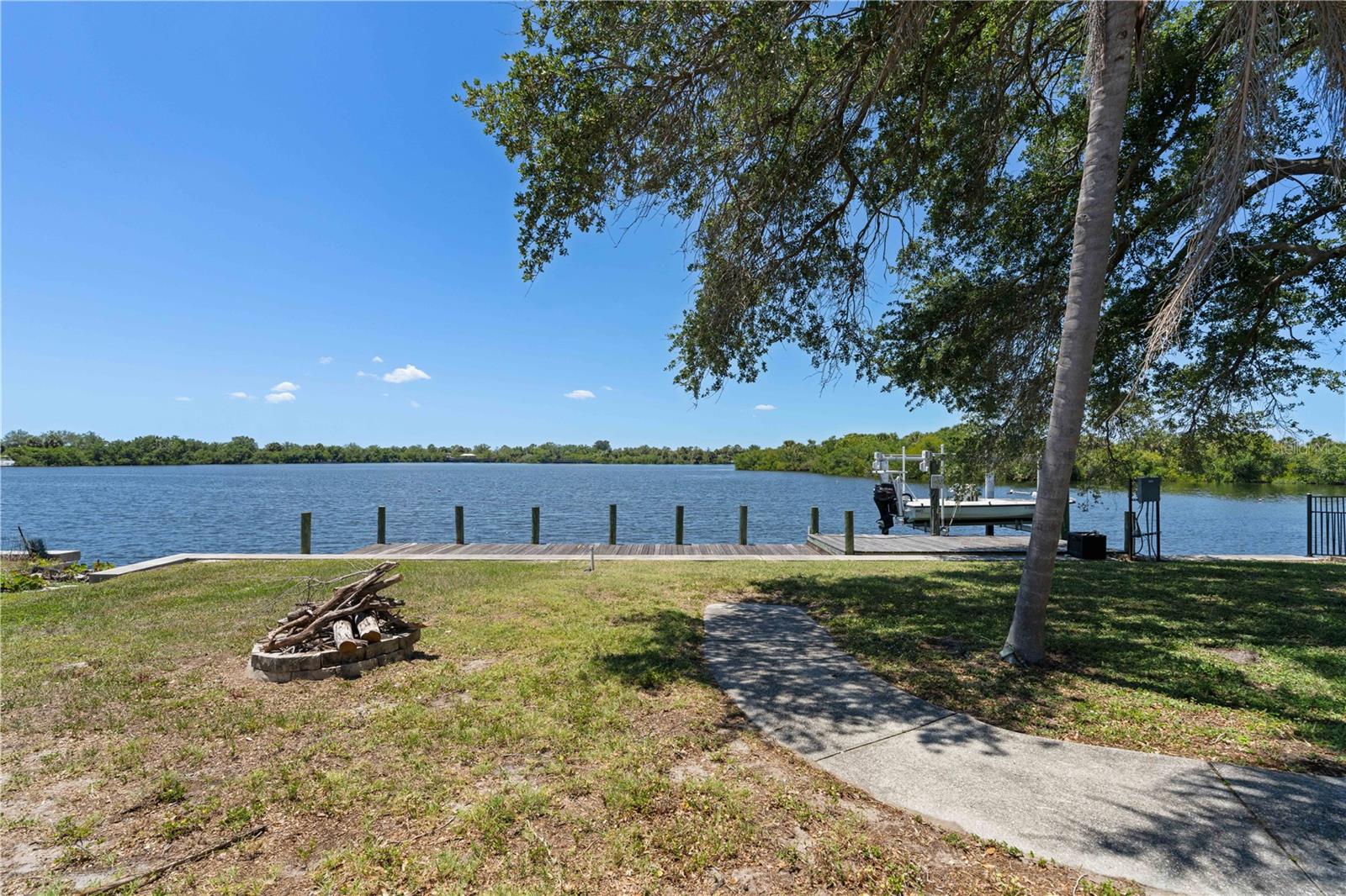 Image 4 of 66 For 174 Spring Lake Boulevard Nw