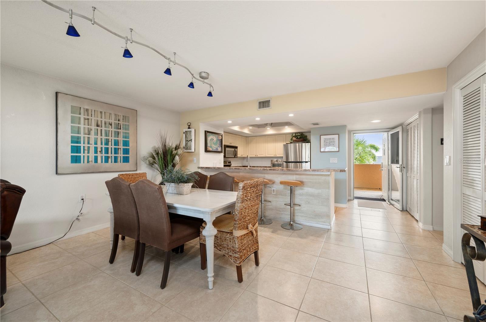 Image 11 of 49 For 601 Shreve Street 62c